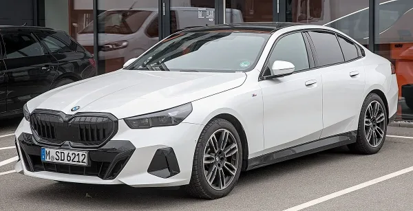 بی ام و BMW گذرموقت (قیمت امروز)